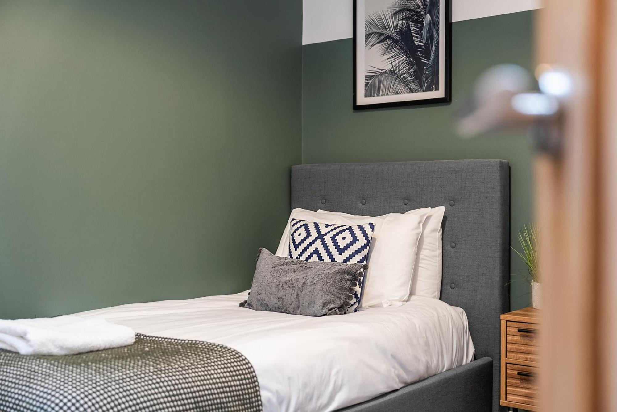 Glevum Lodge - 2 Bedroom Town Centre Apartment Cirencester Exteriér fotografie