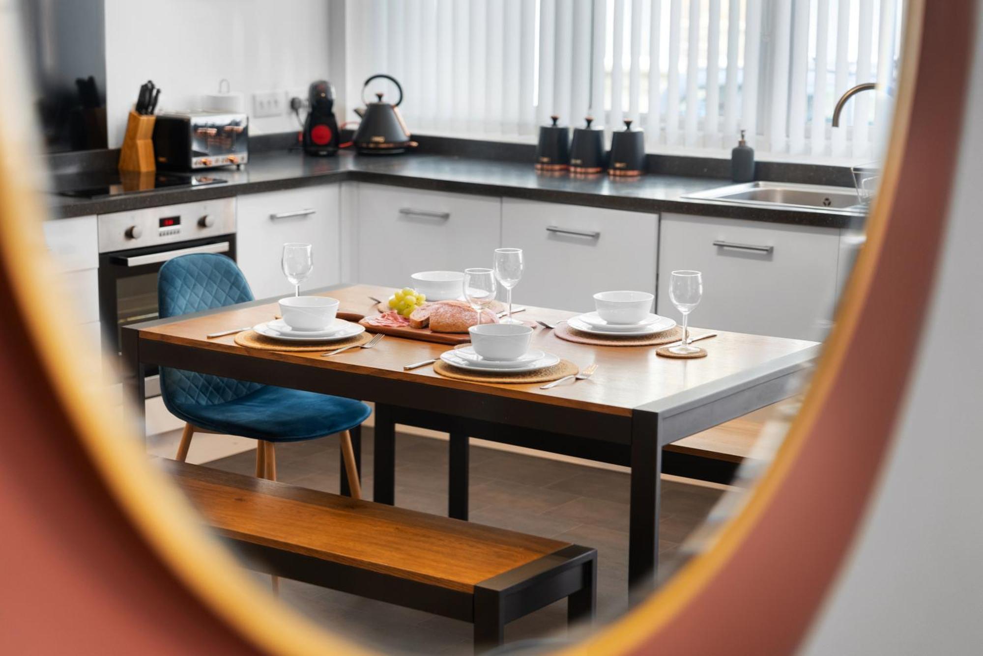 Glevum Lodge - 2 Bedroom Town Centre Apartment Cirencester Exteriér fotografie